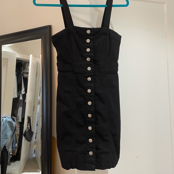 FITTED BLACK DRESS - Picture 1 of 2